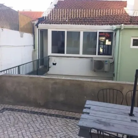 Appartamento New Flat & Terrace Garden Monte Da Graca Lisbona