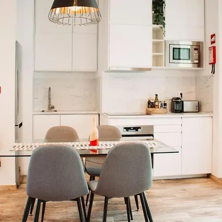 New Flat & Terrace Garden Monte Da Graca Lisbona