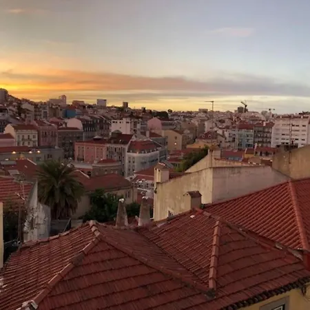 Apartment New Flat & Terrace Garden Monte Da Graca Lissabon